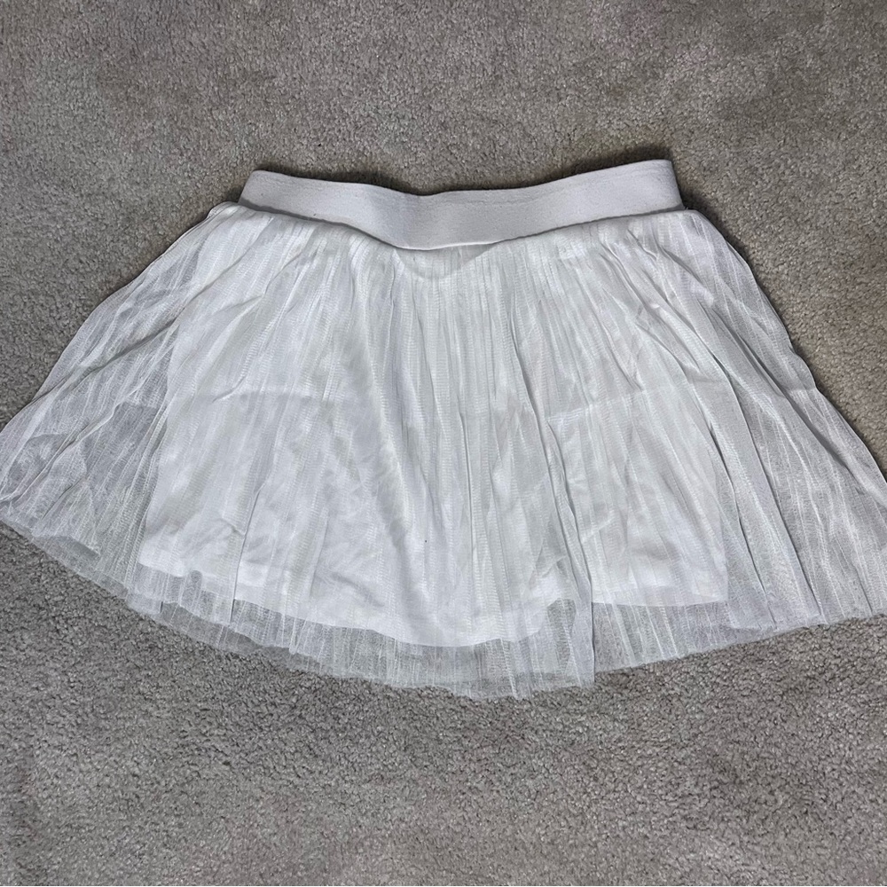White mini skirt size L